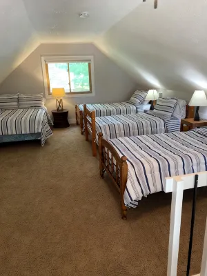 Charming 3-bedroom plus loft cottage on Lake Arrowhead and near Sand Valley! - 4 stjerner