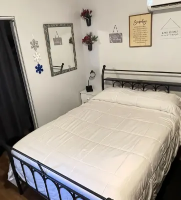 420 friendly Cozy, Cute home - Condos