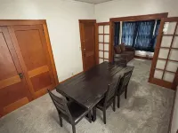 Charming 1-bedroom Duplex with AC, WiFi, Gym access etc...