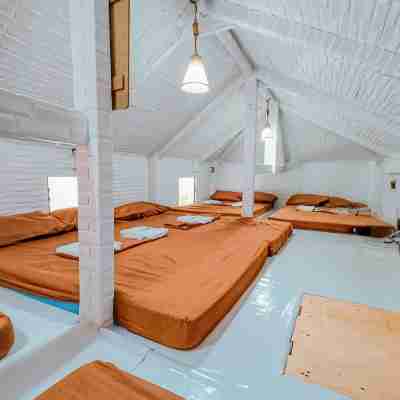 Family Villa in Baler w/ Pool & Spa Tub – 25 Pax Rooms
