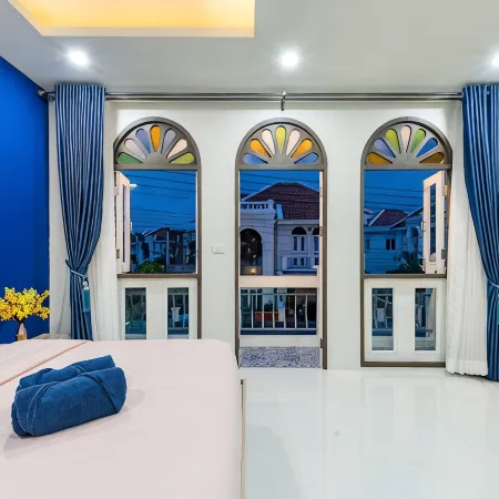 Phuket's unique Sino-style villa with private pool Отели рядом с достопримечательностью «Пристань для яхт Лодочная лагуна»