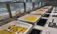 Layers The Luxurious Hotel - Desayuno