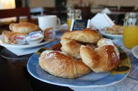 Brisas del Lago Apart y Hotel - breakfast