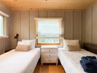 Cozy fireplace, indoor and outdoor games, records! Hotels in Como