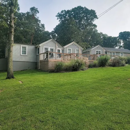 One Bedroom Hamptons Waterfront Cottage