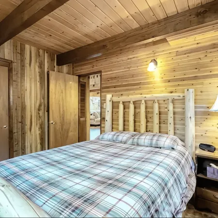 The Cabin Life- Dog Friendly w/3BR+loft & Hot Tub