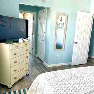 Between The Blue - Oceanside 2B/2B Condo w/ Pool Rooms