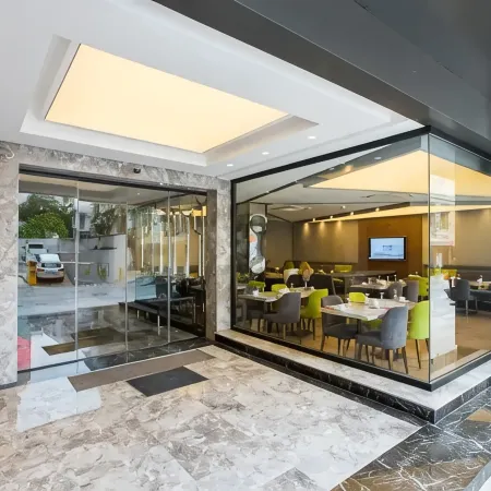 Zeniva Hotel