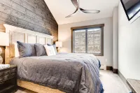 Experience Modern Relaxation & Luxury at Its Best! Condo