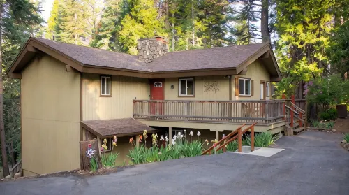 Summer Vacation Rental Lake Almanor Country Club. Gameroom, Sleeps 10. Spacious
