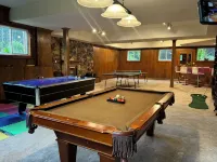 Otters Cove 5 Bedroom Luxury Cottage Hotels in Clarington