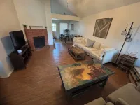 Texas Charm Hideaway 3 bedrooms-4 beds