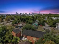 Stylish Bungalow Near Everything in East Austin! - Condos