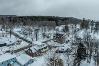 Historic 1843 Belmont Home, Near Okemo & Vast, Sleeps 10+, Gigabit WiFi - Wifi