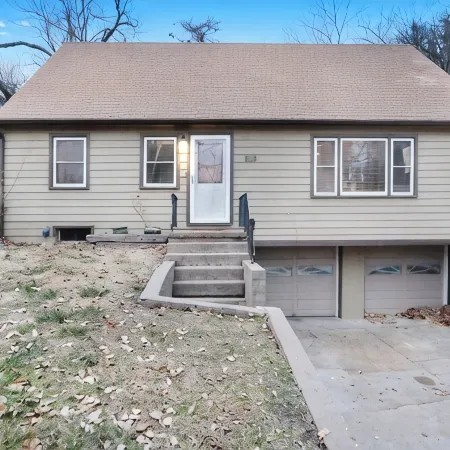 Adorable & Charming Single-Family Home!