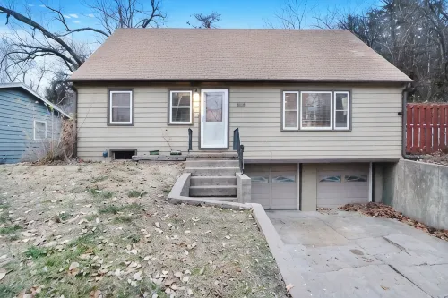 Adorable & Charming Single-Family Home!