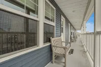 Cozy 1-bedroom condo in Lavallette, located 1 block from beach - Homestays