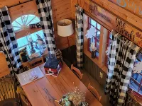 Saunders Cabin Wifi. Creek w/Fire Pit, Cornhole, ax Board, Horseshoes. Big Field Hotels in Caldwell County