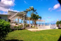 Villa by The Sea  호텔