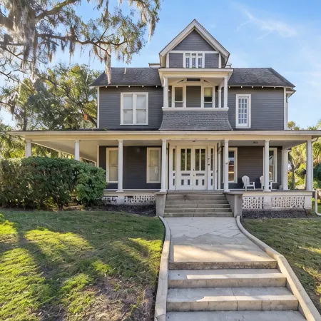 Victorian Manor: Downtown Apt, near Silver Springs & Fort King Historic Park