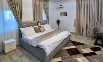 Marcliff Apartments
