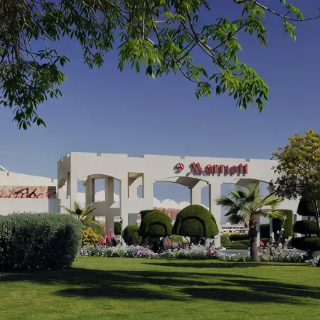 Naama Bay Promenade Beach Resort Отели рядом с достопримечательностью «Торговый центр Genena City»