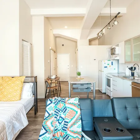 Cozy Apartment in Charming Cincinnati with fitness room, WiFi, Ac