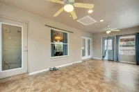 Family Fun Haven: 3 Bed/2 Bath/6 Mi to Legoland/Pet Friendly! - 3-Star