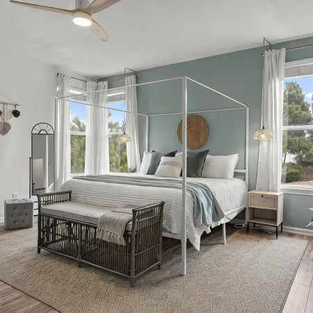 Designer 7BR w/ Pool and Hot Tub. Sleeps 20, Pets Welcome!