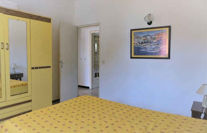 Large Air-Conditioned Apartment on a Breeding Estate.  Exceptional Panorama.
