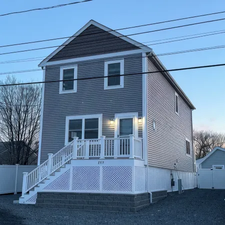 Newly renovated beach home with many amenities!