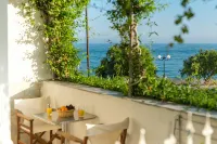 Makrigialos: High standard property, studio flat by the sea - Homestays