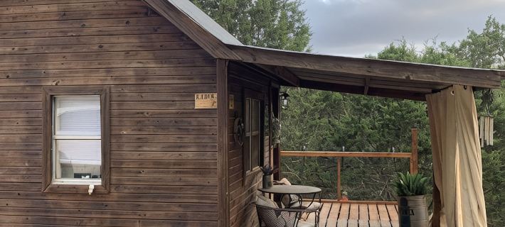 Romantic Cabin: Hot Tub, Pet Friendly, 2m Whitewater, Concierge, Private Driver Hotels in Comal County