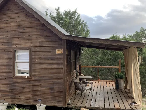 Romantic Cabin: Hot Tub, Pet Friendly, 2m Whitewater, Concierge, Private Driver - Chalets
