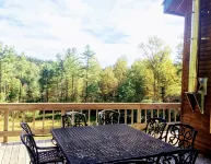 Newly Renovated Rustic style home w/luxury bathrooms  & mountain views, Sereni - Alphydda