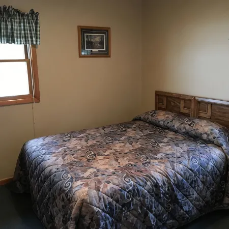 Waterfront 3 Bedroom Cottage on Beautiful Lake Nokomis