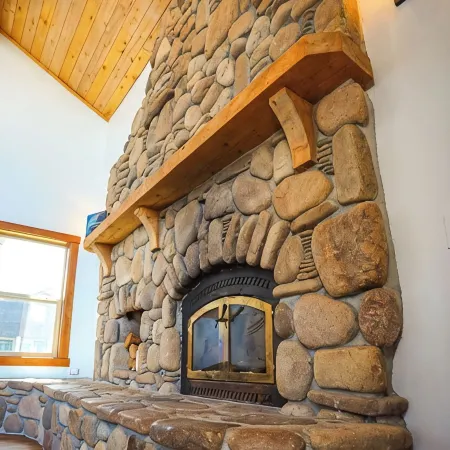 Charming 3-bedroom house in beautiful Pagosa Springs across from the Lake