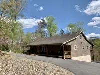 SHADE MOUNTAIN RETREAT ★ CEDAR BARREL SAUNA & HOT TUB!! ★ 28 ACRES ★ SLEEPS 20 - Homestays