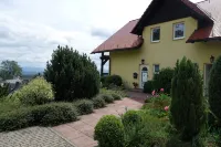 Holiday Apartment at Schönberg Castle - Homestays