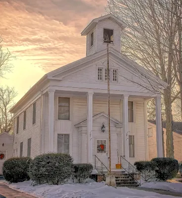 Fountain ViewII~Charming historical building in the heart of downtown Wellsboro.