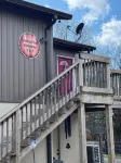Bourbon Oak Hideaway 2 offers a 2 bed 2.5 bath apartment in historic Bardstown. - Apartments