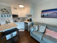 Beach Getaway with Gulf Views and Great Location! - สระว่ายน้ำส่วนตัว