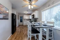 Betz Bungalow - Norton Shores - Homestays