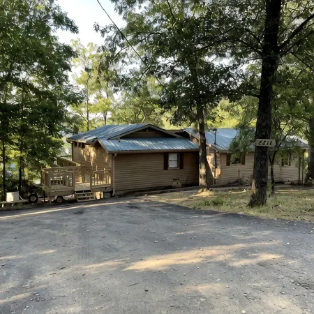 Lakefront Smith Lake Retreat - Private Dock, Paddleboards, Sleeps 8