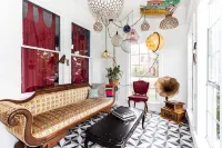 Spacious and Charming- Walk to Rainey Street - บังกะโล