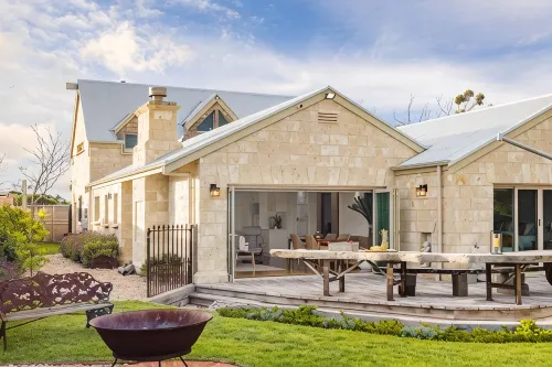 Luxurious Homestead Retreat in Tulka