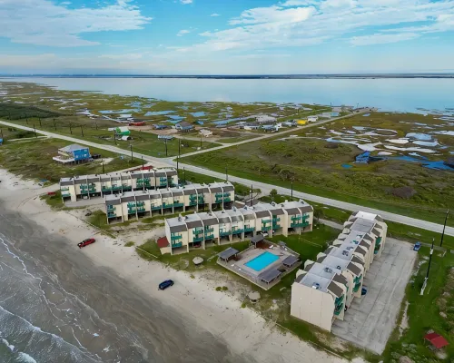 Beachfront One Bedroom Condo with a Pool/2 nights or 7 nights. Pet friendly! Hotels in Freeport