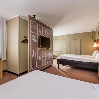 Ibis Lille Centre Grand Palais Отели рядом с достопримечательностью «Цеха компании Fives-Lille»