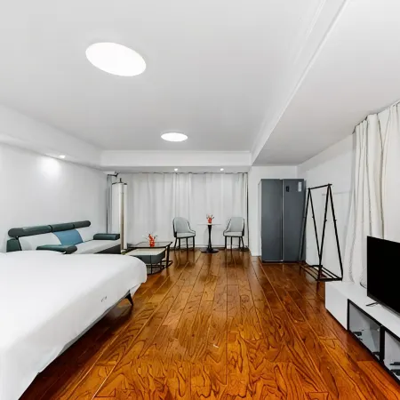 Mingyueju Boutique Audio-Visual Apartment (Shenyang North Railway Station Huafu)