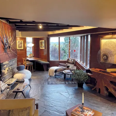 Nationally Registered Usonian Cottage at Lynn Hall by FLW's Fallingwater Builder